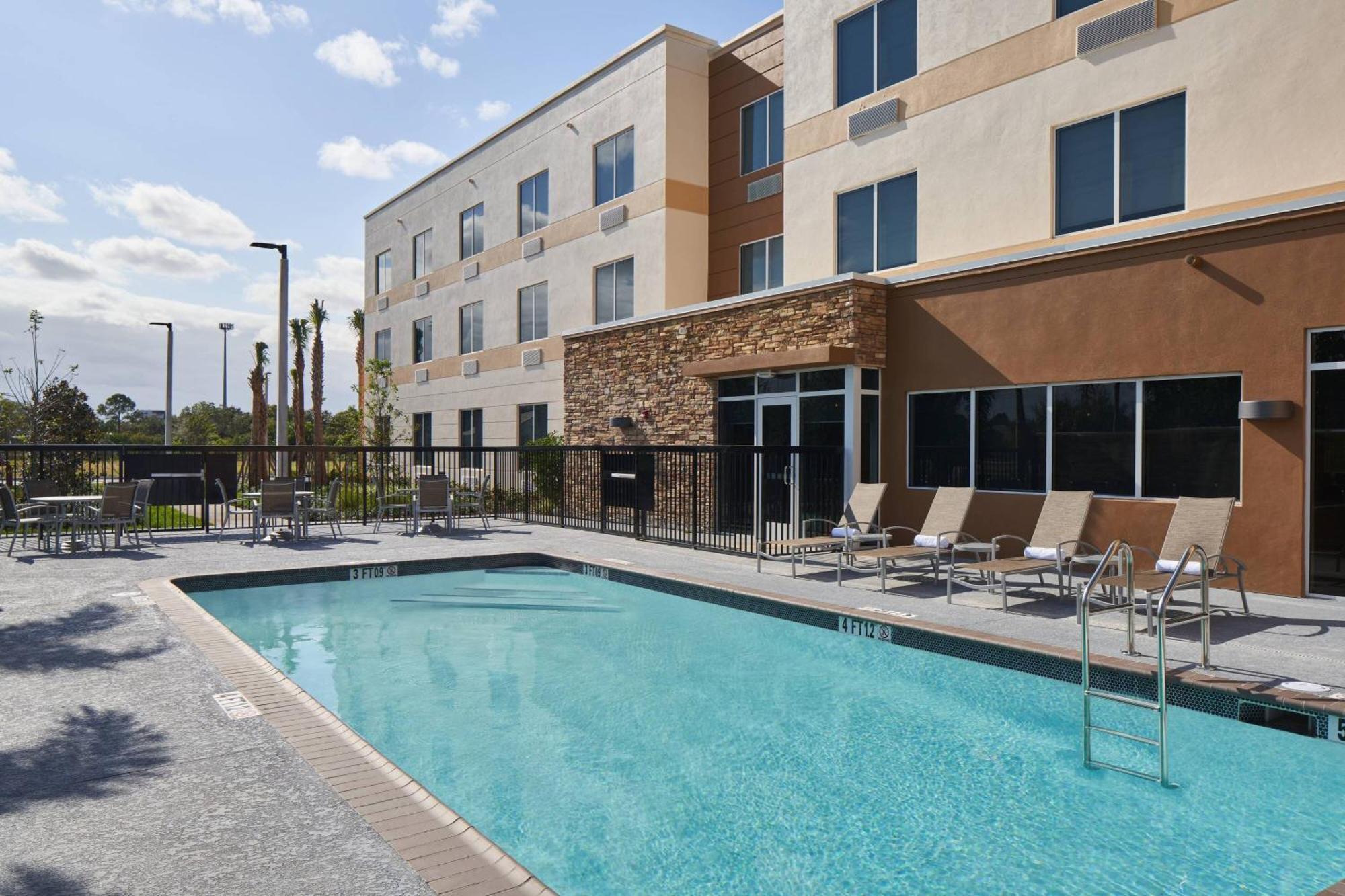 Fairfield Inn & Suites Vero Beach Bagian luar foto